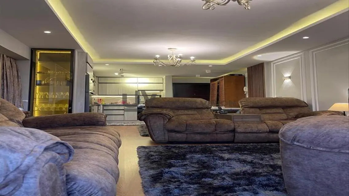 Luxury Apartment with Stunning View - B12-74