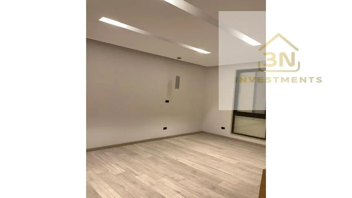 First Use - Private Garden - Prime Location