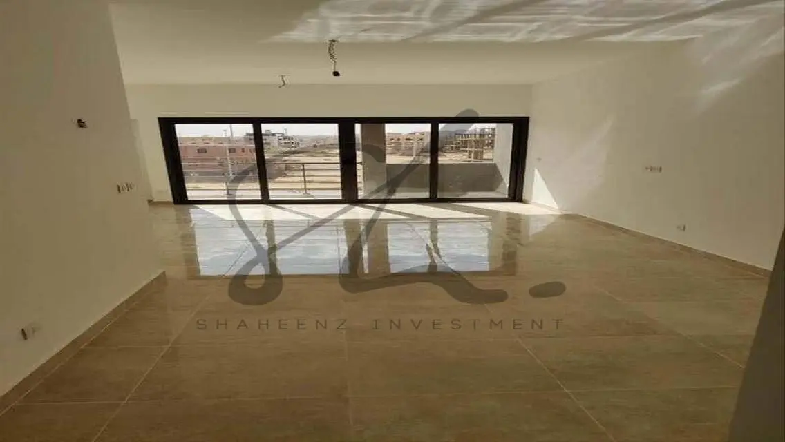 فيلا فاخرة للبيع في كمبوند فيifth Square - القاهرة الجديدة