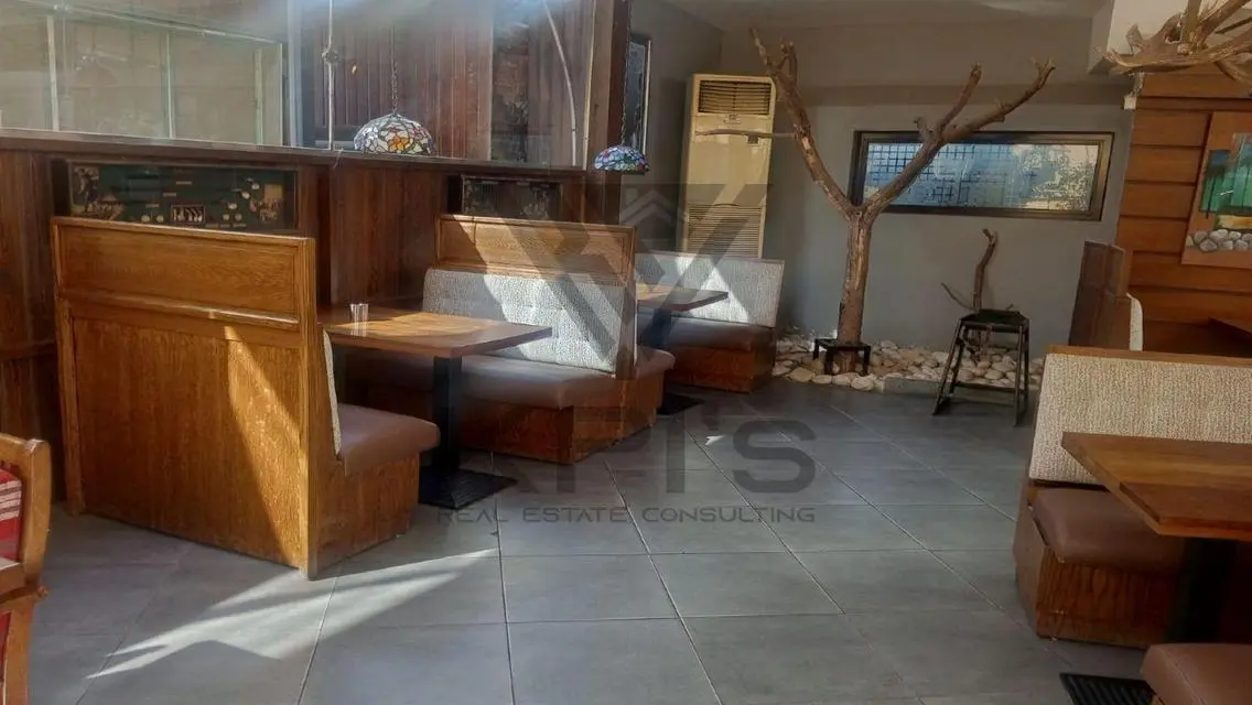 Shop at lowest rental price Prime location On 90th