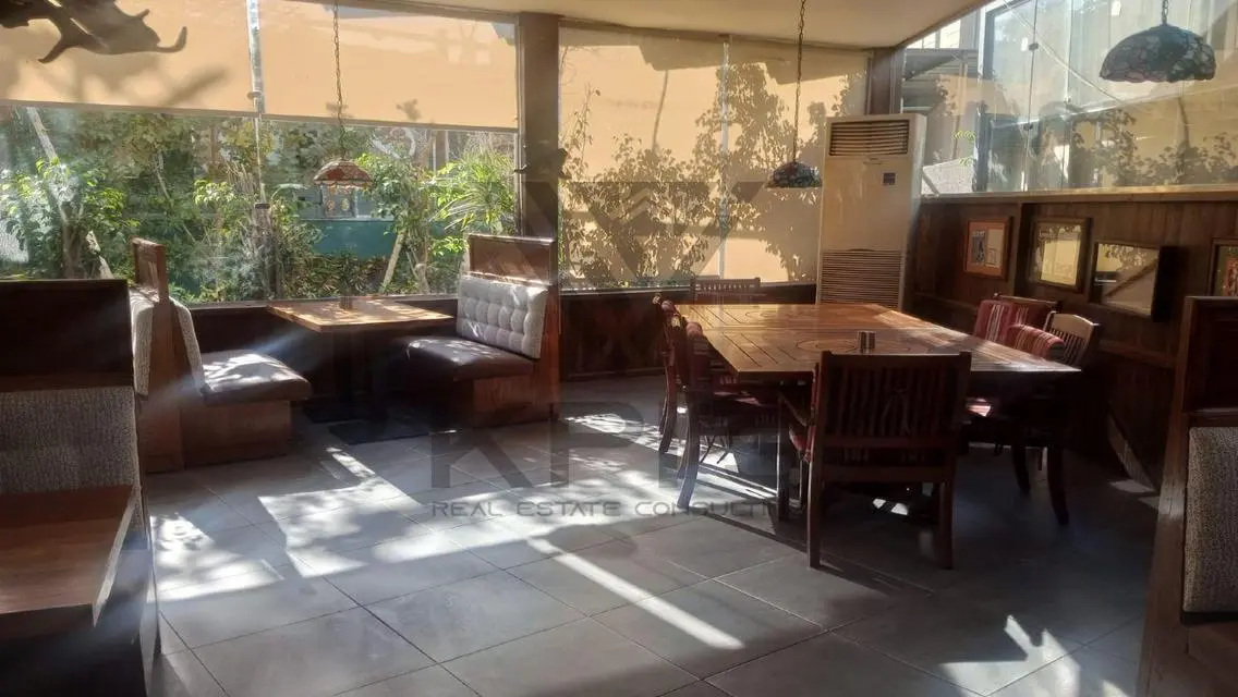 Shop at lowest rental price Prime location On 90th