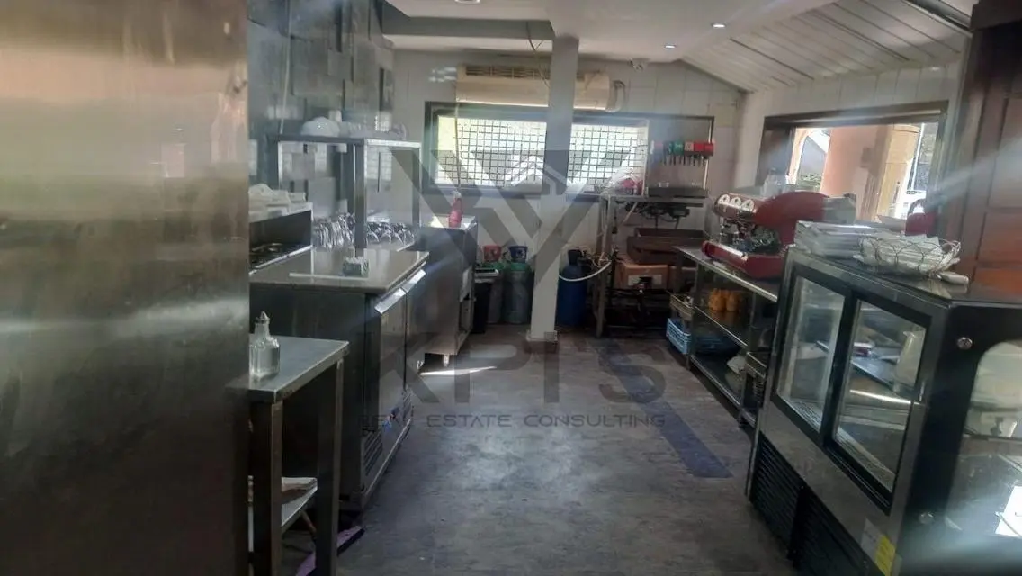 Shop at lowest rental price Prime location On 90th