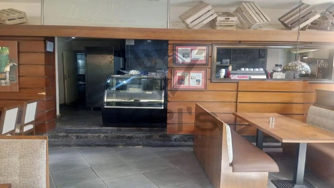Shop at lowest rental price Prime location On 90th
