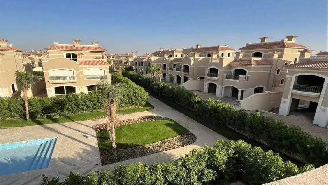 فيلا رائعة مع إطلالة على البحيرات - 13,142,000 جنيه