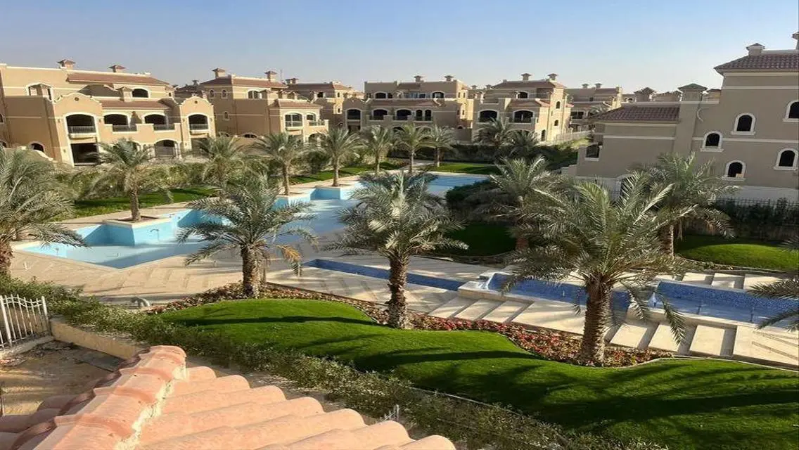 فيلا رائعة مع إطلالة على البحيرات - 13,142,000 جنيه