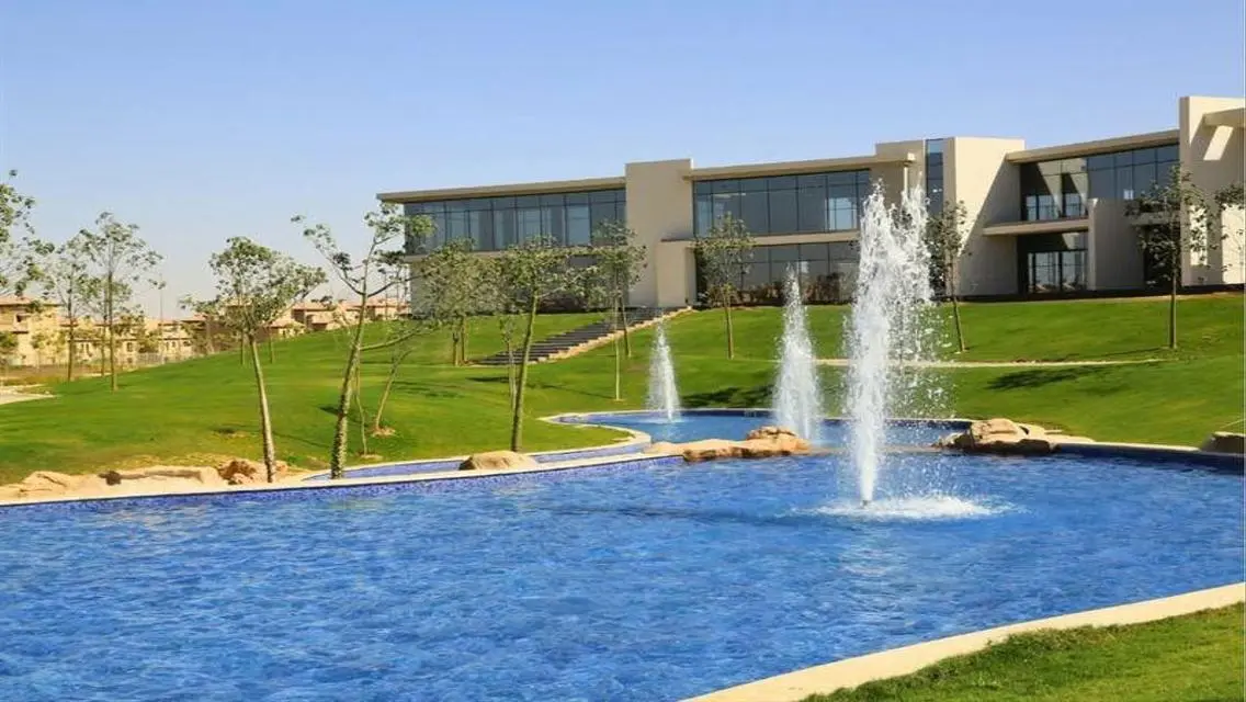 فيلا رائعة مع إطلالة على البحيرات - 13,142,000 جنيه