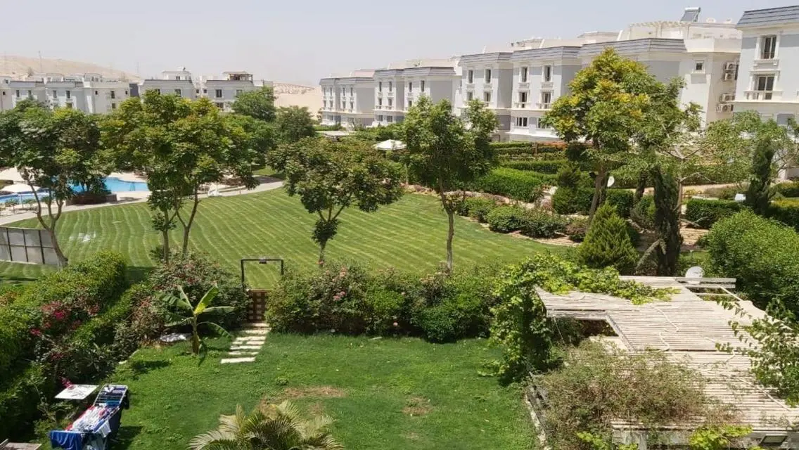 Villa for sale in Giza Plateau, near New Giza.