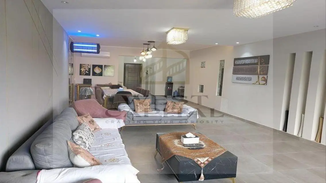 منزل فخم مع جميع المرافق في الموقع