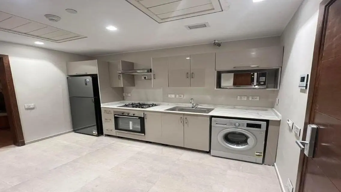 Fully Equipped Apartment with Central A/C and Great Amenities