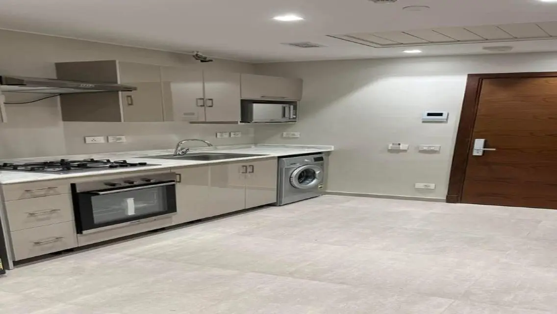 Fully Equipped Apartment with Central A/C and Great Amenities