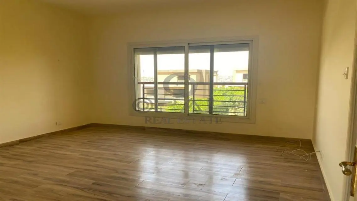 بارك فيلا 6 غرف+ناني (مطبخ+تكيفات+دريسينج)