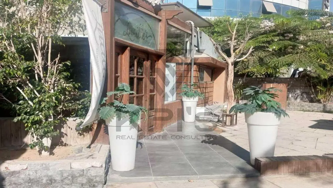 Shop at lowest rental price Prime location On 90th