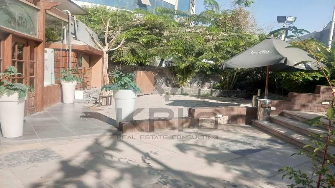 Shop at lowest rental price Prime location On 90th