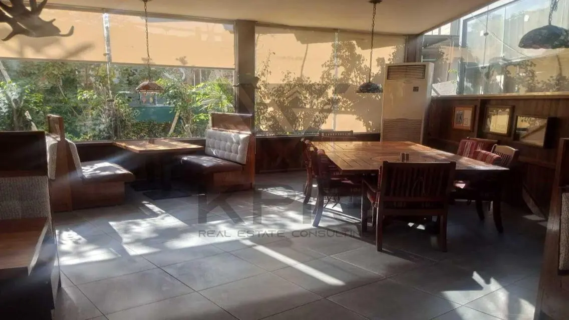 Shop at lowest rental price Prime location On 90th