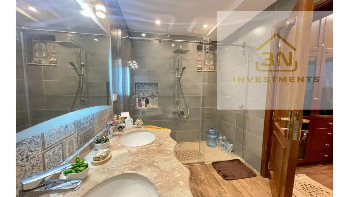 Luxury Unit in a Prime Location - Privet Garden