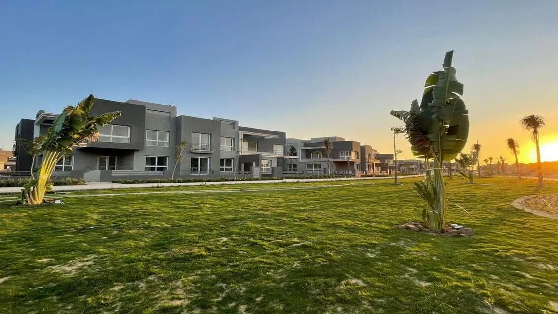 Luxury Apartment for Sale Overlooking the Lakes