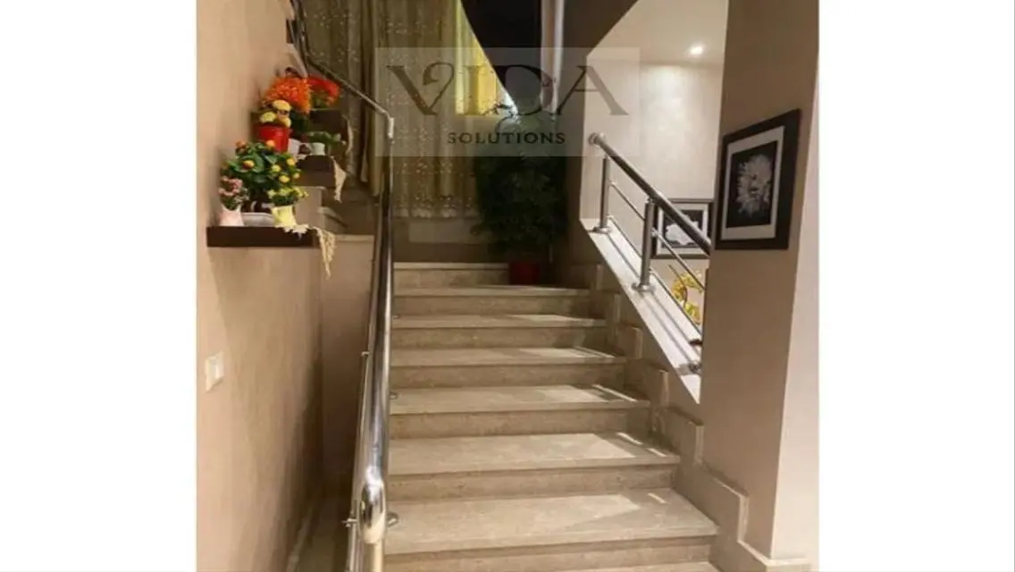 فيلا فاخرة للبيع بمساحة متر 548