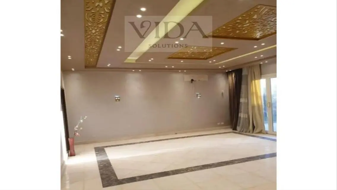 فيلا فاخرة للبيع بمساحة متر 548