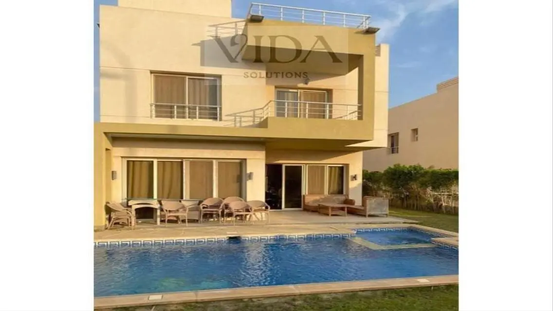 فيلا فاخرة للبيع بمساحة متر 548