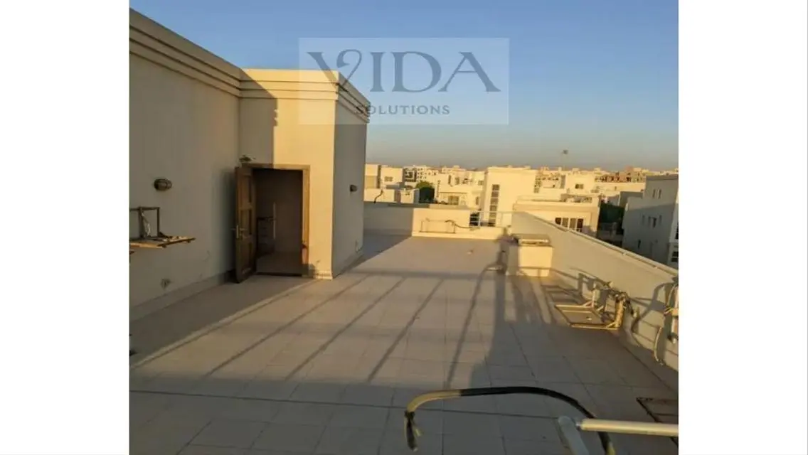 فيلا فاخرة للبيع بمساحة متر 548