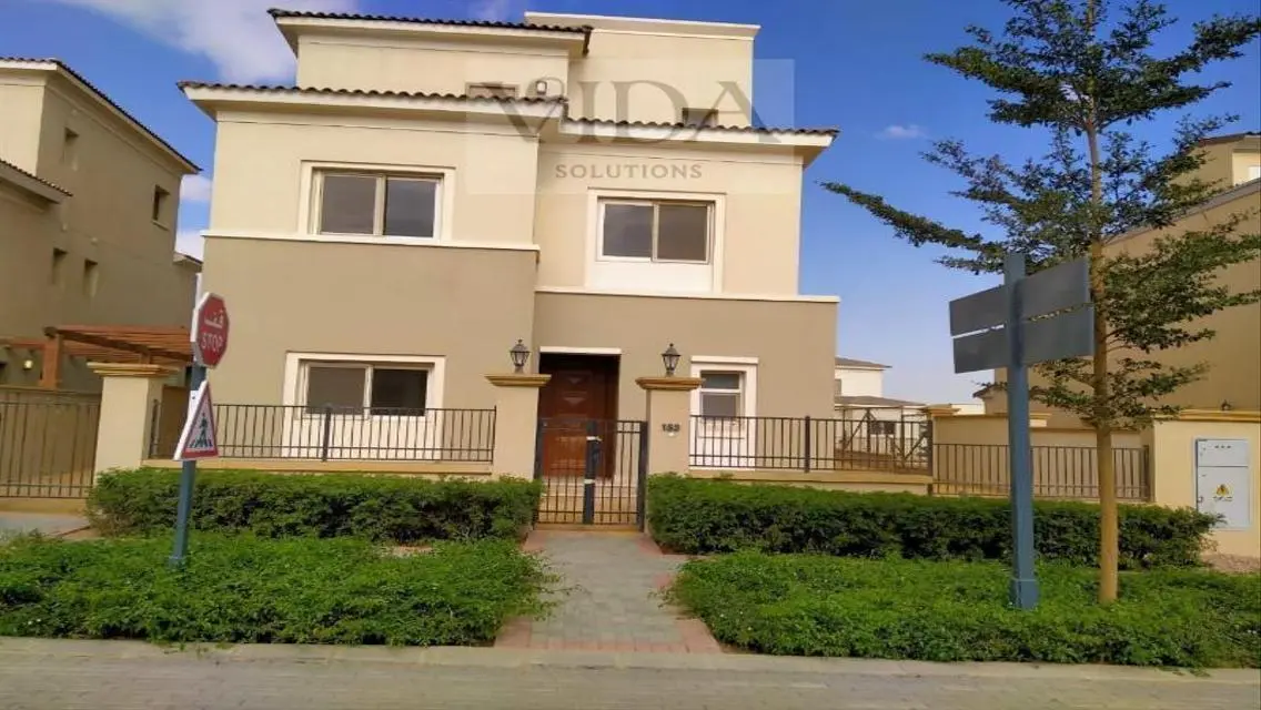 Luxury Villa for Sale with Spacious Layout and Pool