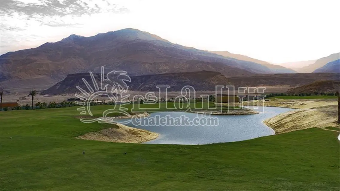 شاليه سعر مميز بمرحلة الجولف باى للبيع فى بورتو