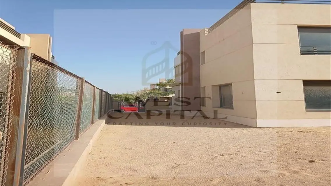 فيلا فاخرة للبيع في موقع متميز