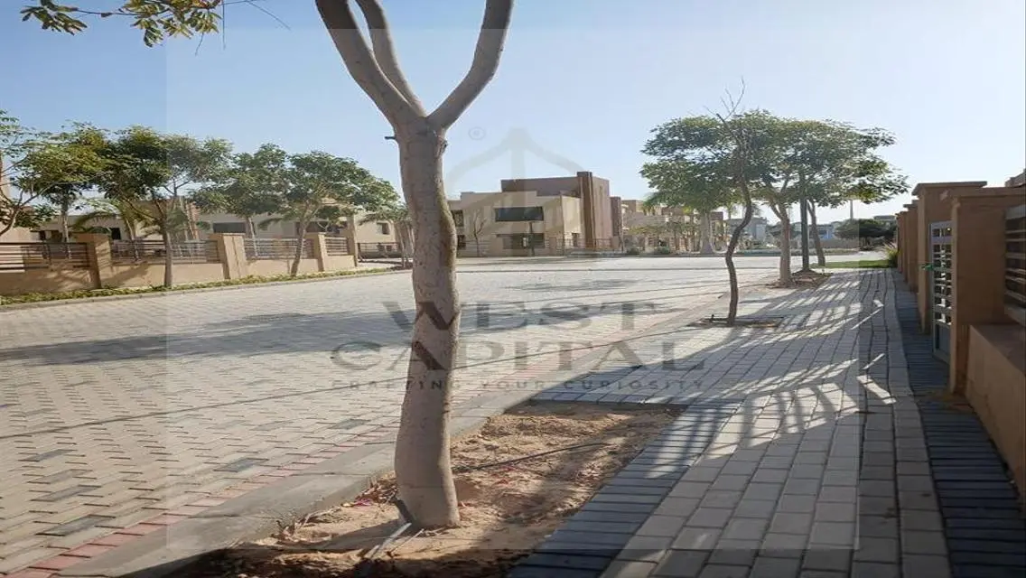 فيلا فاخرة للبيع في موقع متميز