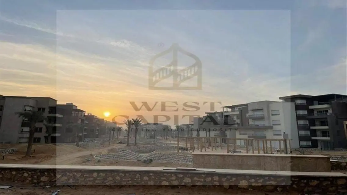 فيلا فاخرة مع حديقة خاصة ومسبح مشترك