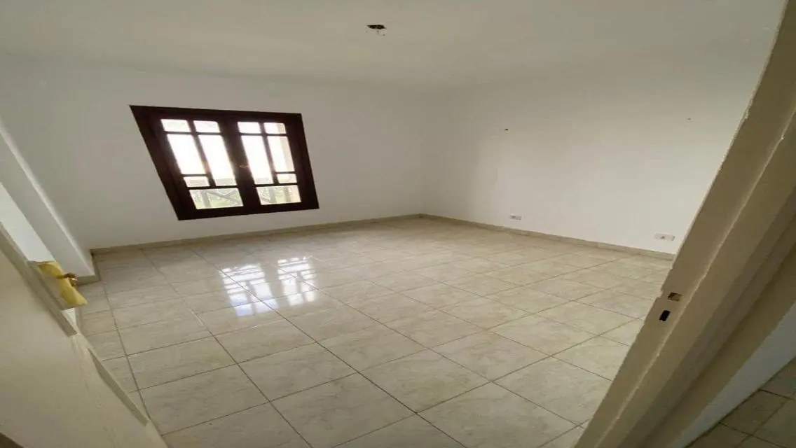 شقة مريحة للإيجار بسعر 13000 جنيه