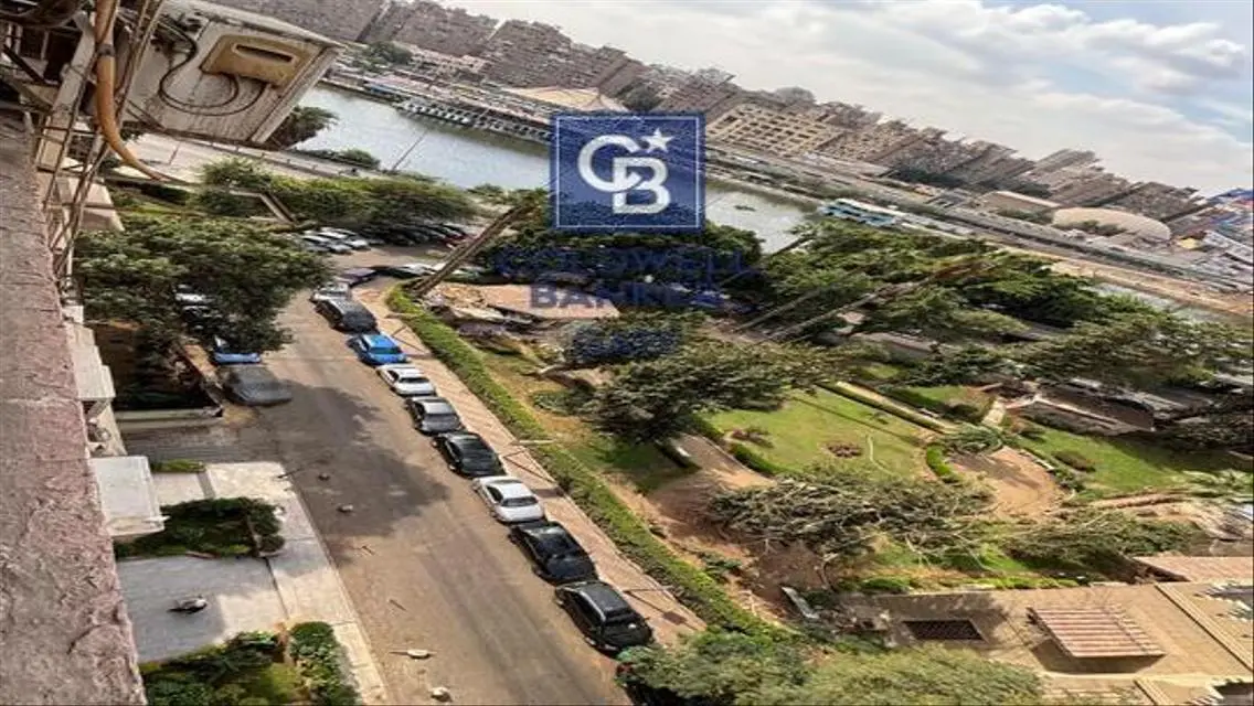 شقة فاخرة للبيع بإطلالة على البحيرات