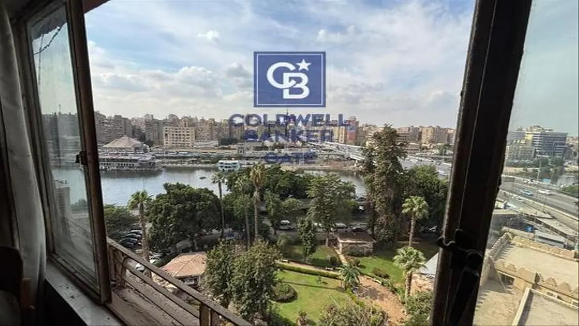 شقة فاخرة للبيع بإطلالة على البحيرات