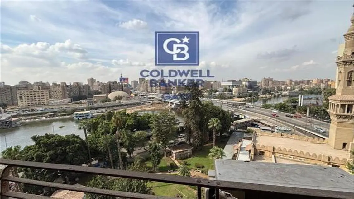 شقة فاخرة للبيع بإطلالة على البحيرات