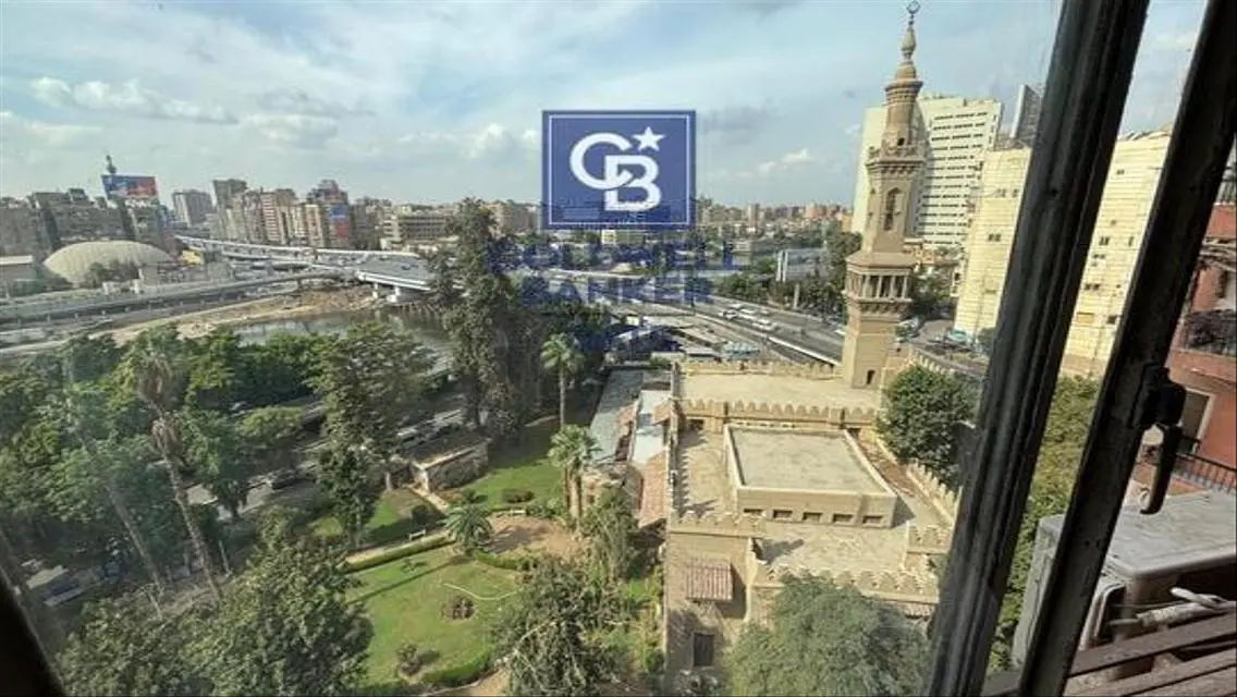 شقة فاخرة للبيع بإطلالة على البحيرات