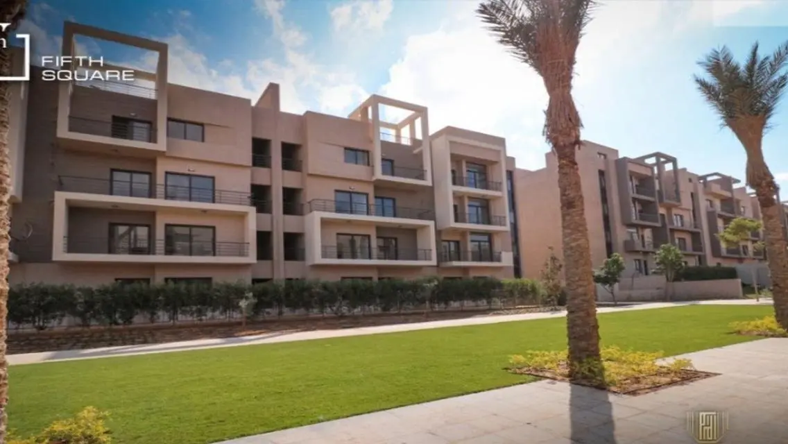 Luxury Apartment in Fifth Square with Lake View