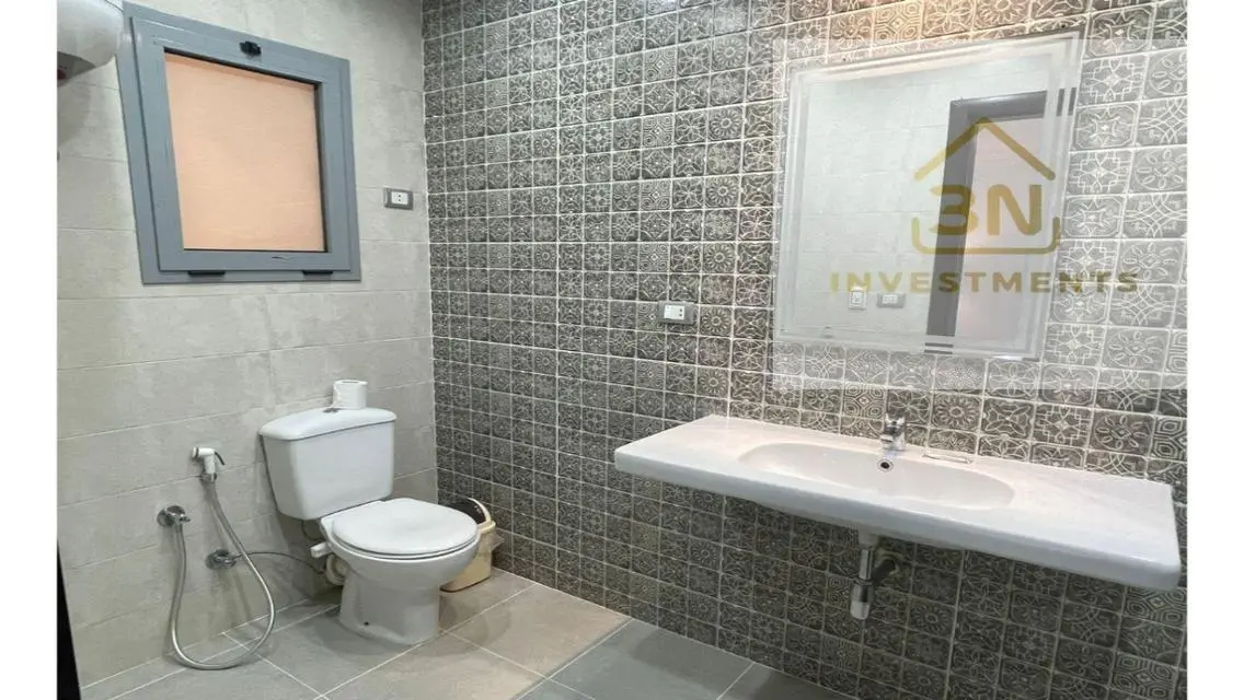 Unique Investment: Three-Room Apartment with Luxurious Features