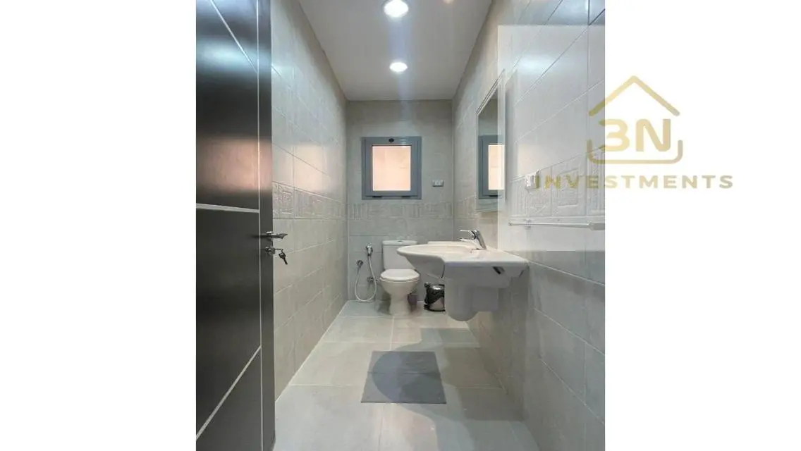 Unique Investment: Three-Room Apartment with Luxurious Features