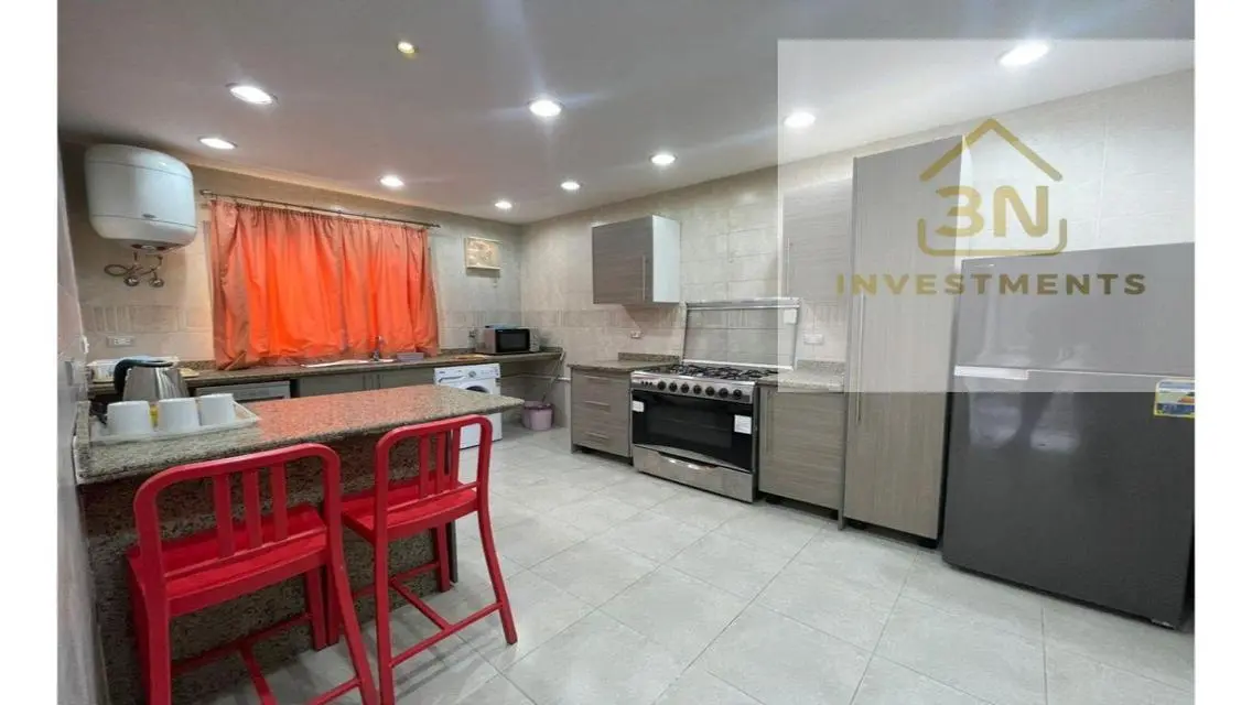 Unique Investment: Three-Room Apartment with Luxurious Features