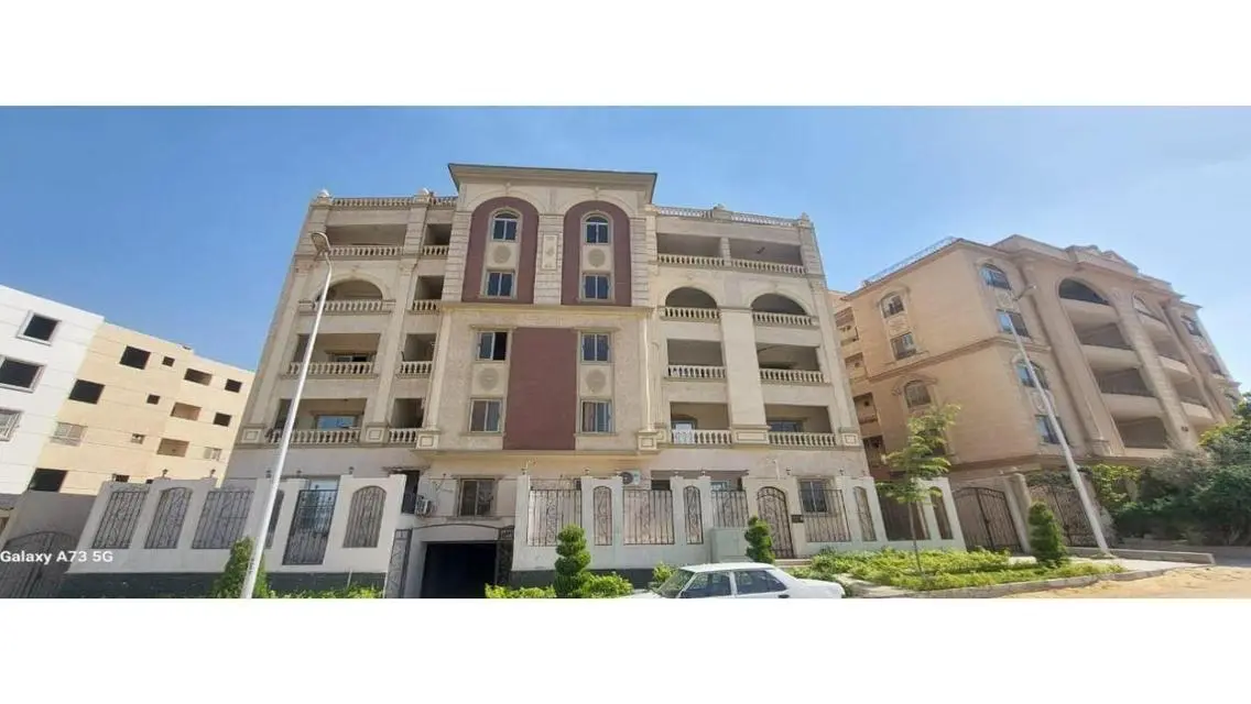Luxury Apartment with Private Garden and Stunning Amenities