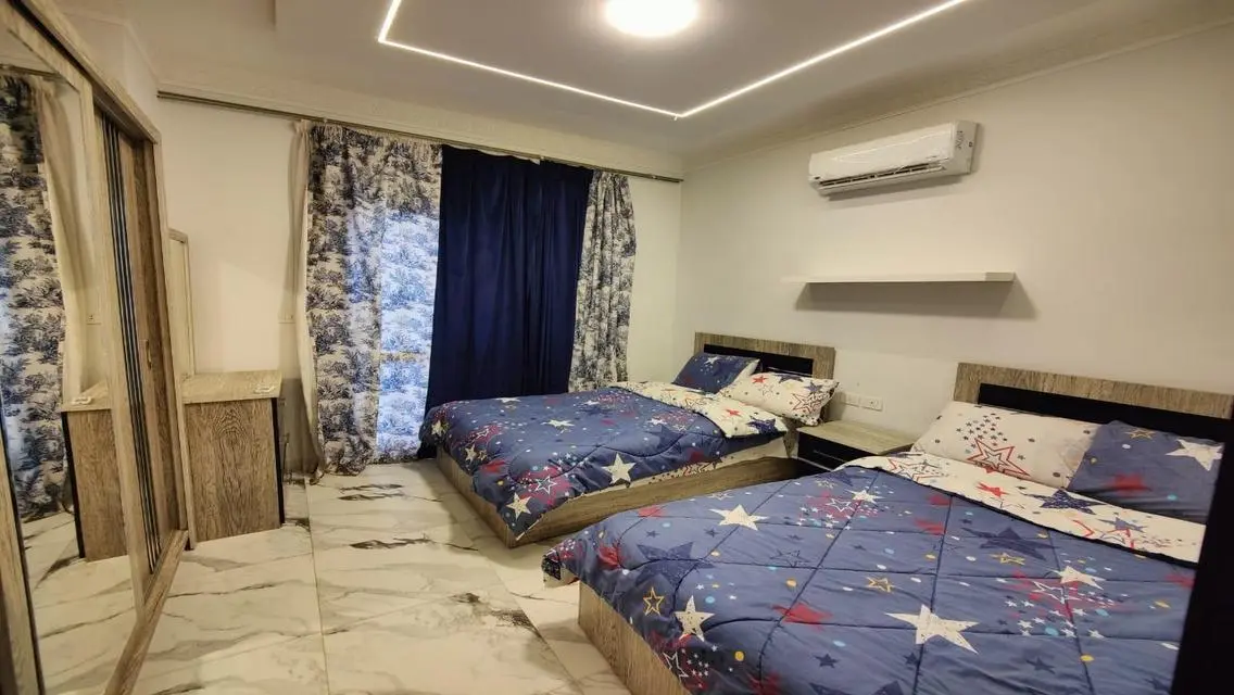 شقة شيك للإيجار بفرش مودرن في كورت يارد سوديك