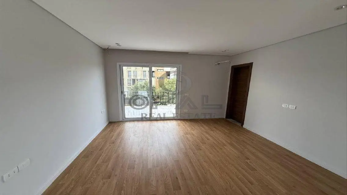 Townhouse (first residence) 4 rooms + nanny (kitch