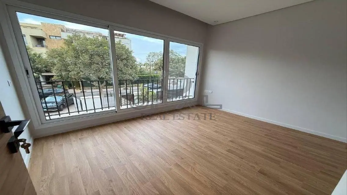 Townhouse (first residence) 4 rooms + nanny (kitch