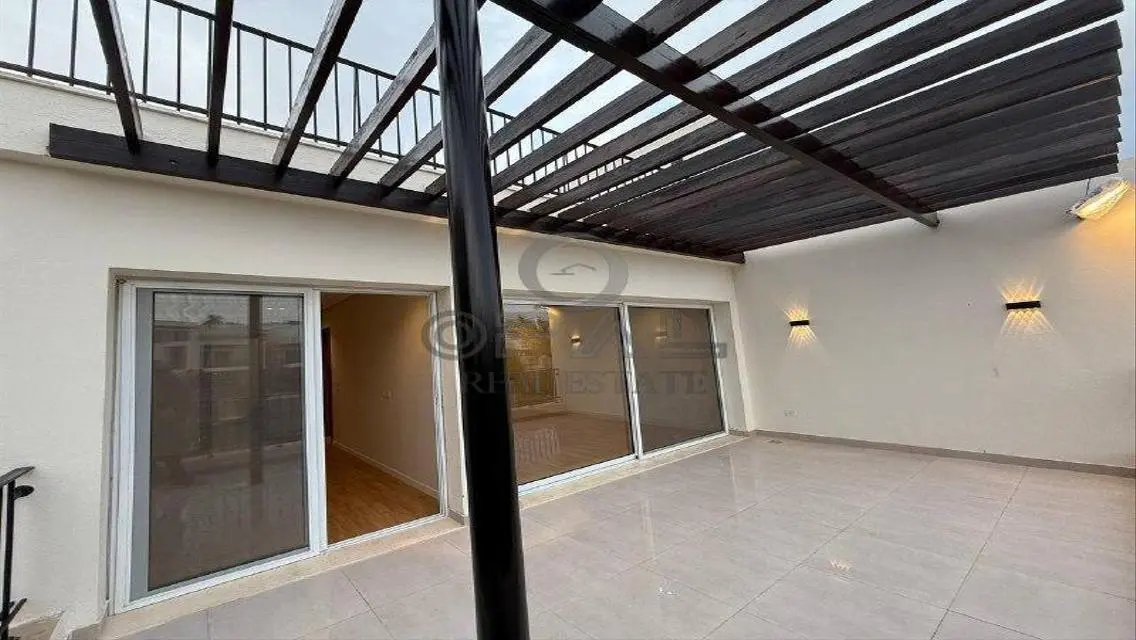 Townhouse (first residence) 4 rooms + nanny (kitch