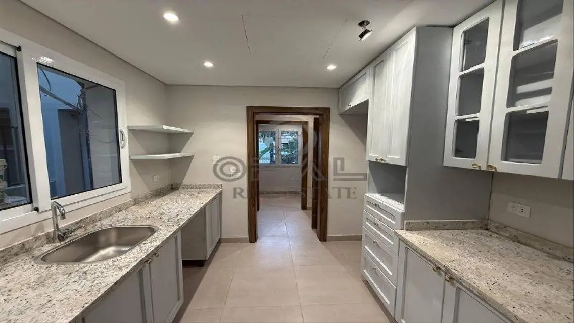 Townhouse (first residence) 4 rooms + nanny (kitch