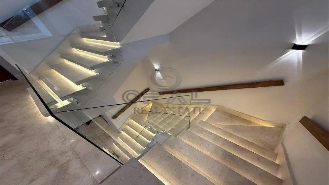 Townhouse (first residence) 4 rooms + nanny (kitch