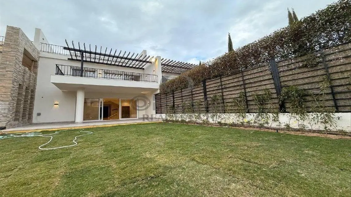 Townhouse (first residence) 4 rooms + nanny (kitch