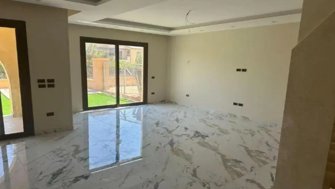 تاون هاوس اول سكن في ميڤيدا تشطيب المالك