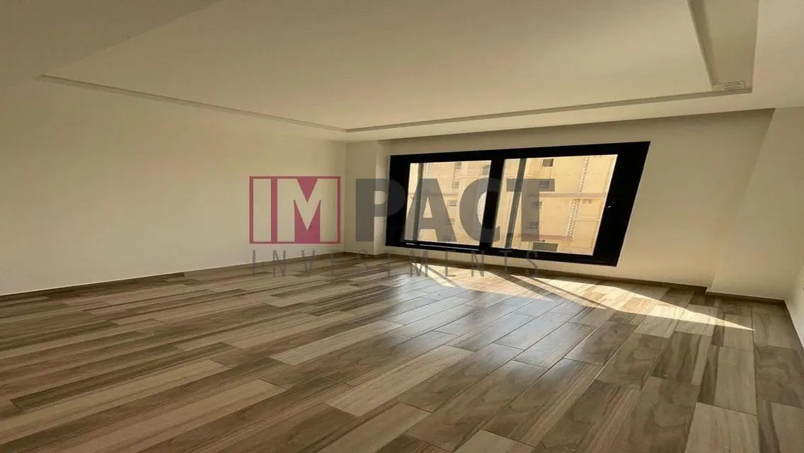 Luxury Villa with Private Pool and Garden in the Heart of the City