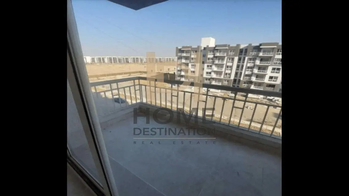 Stunning Apartment in Sky Plaza Mall