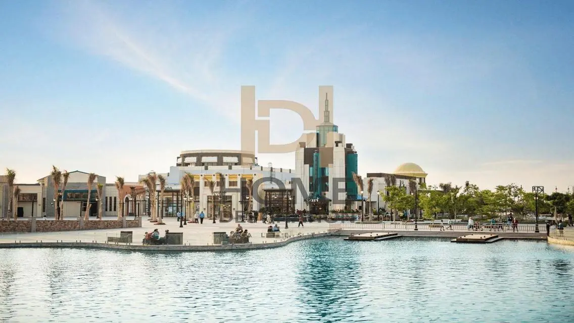 Stunning Apartment in Sky Plaza Mall